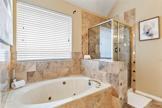 Building Photo - 2105 Spyglass Dr