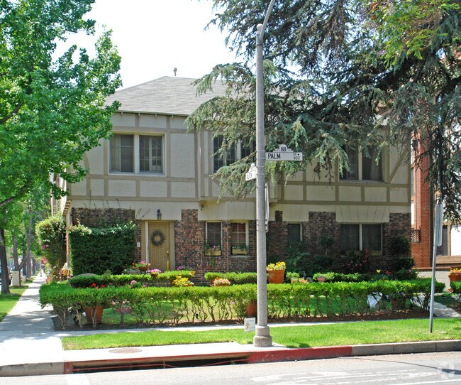 Building Photo - 9207 Alden Dr