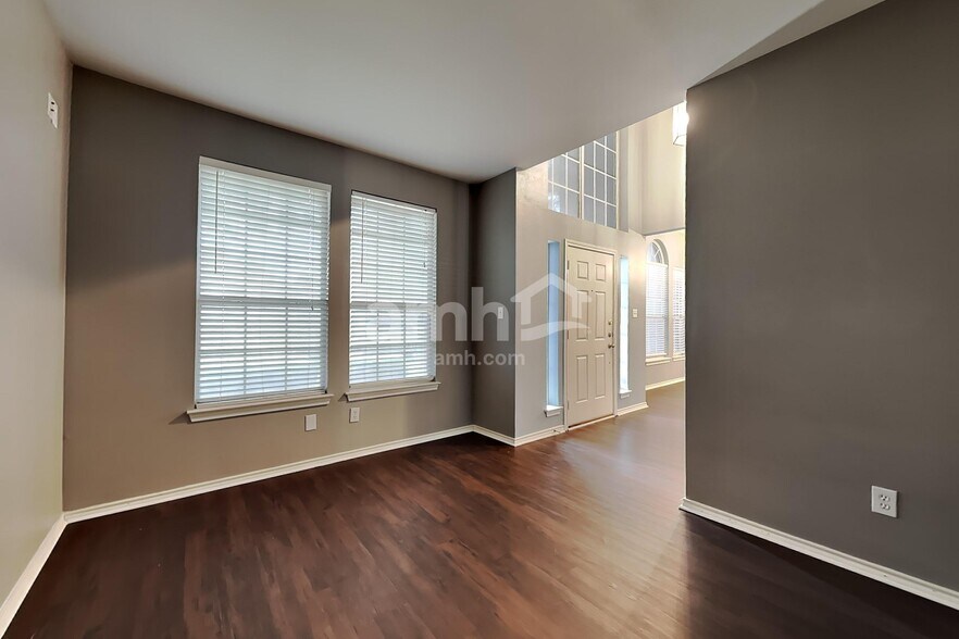 Building Photo - 5217 Alec Dr