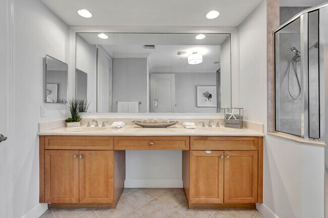 Building Photo - 5585 NE Trieste Way