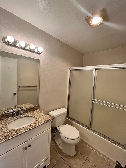 Building Photo - 310 E Santa Anita Ave