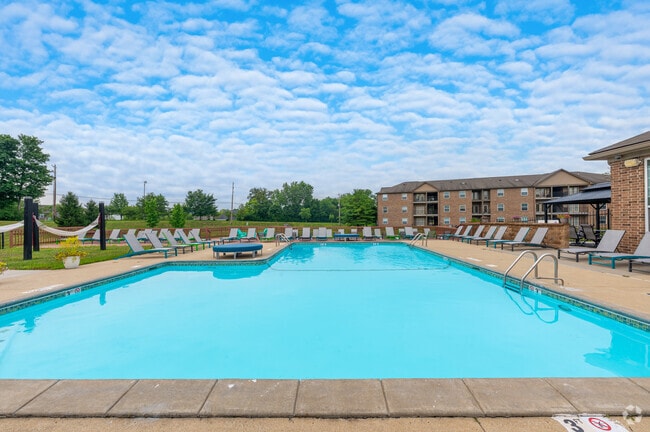Building Photo - Village West