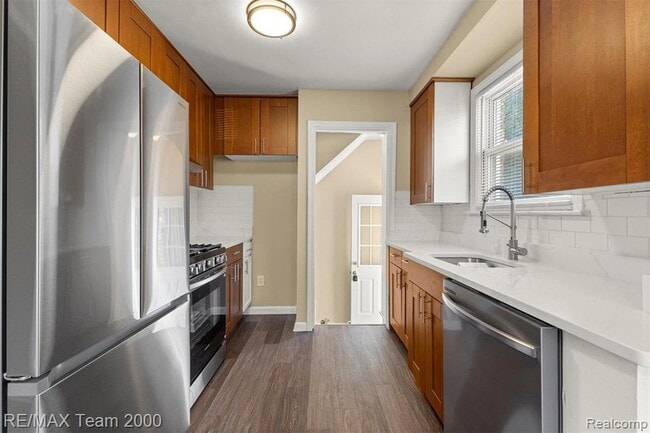 Building Photo - 3339 Lincoln St