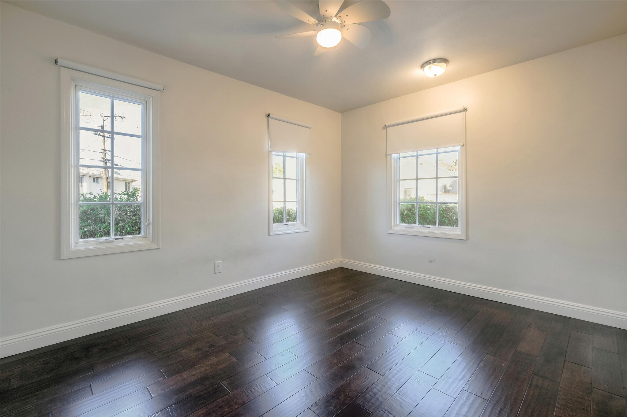 Building Photo - 366 S Crescent Heights Blvd