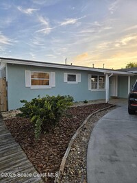 Building Photo - 261 Narvaez Dr