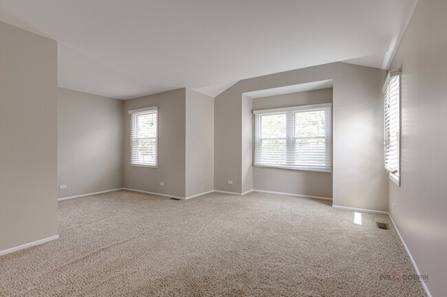 Building Photo - 285 Stanton Dr