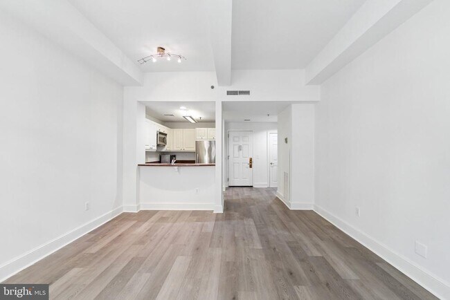 Building Photo - 1500 Chestnut St