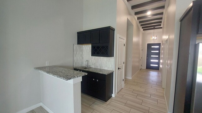 Building Photo - Beautiful 4 bedroom 2.5 bathroom home! READY NOW