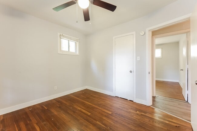 Building Photo - 606 Fleetwood Cir