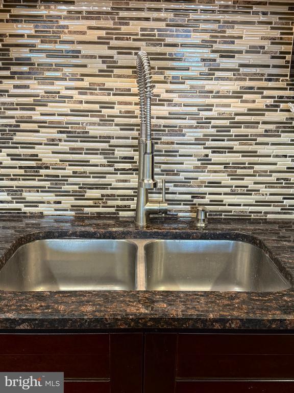 Building Photo - 1521 Poplar St