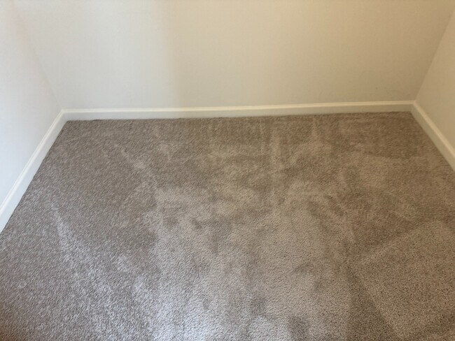 Building Photo - Room in Townhome on Averette Hill Dr