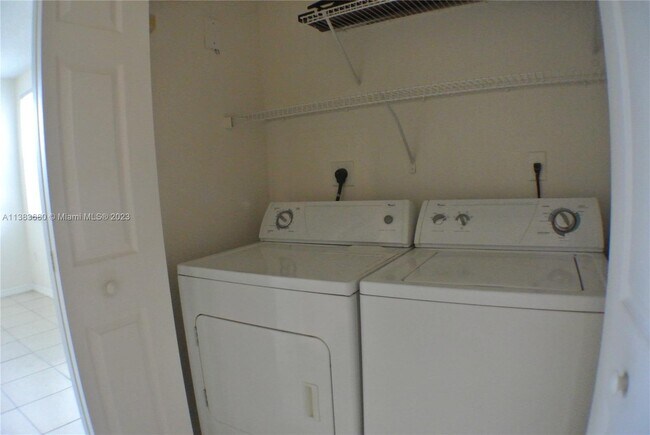 Building Photo - 2792 Center Court Dr