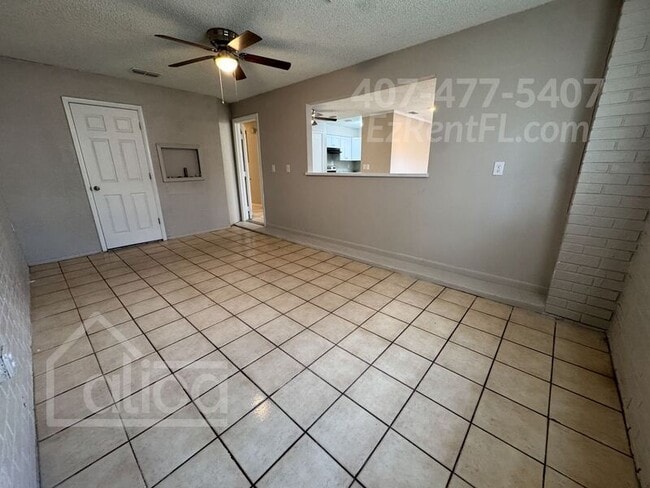 Building Photo - 906 S Holly Ave