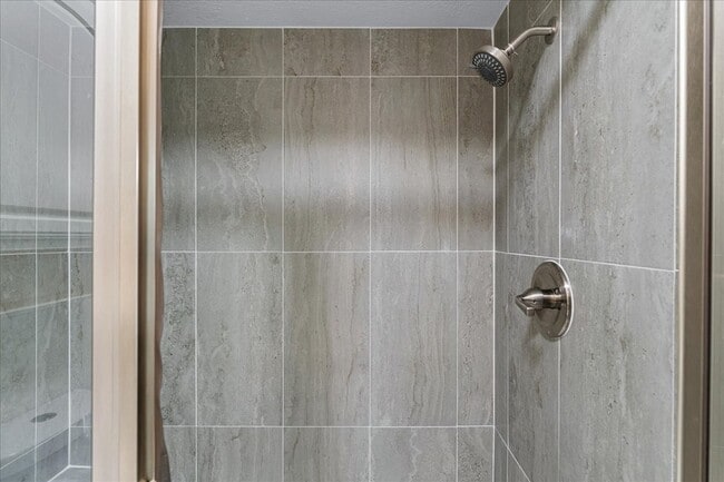 Building Photo - 1208 Kesser Dr