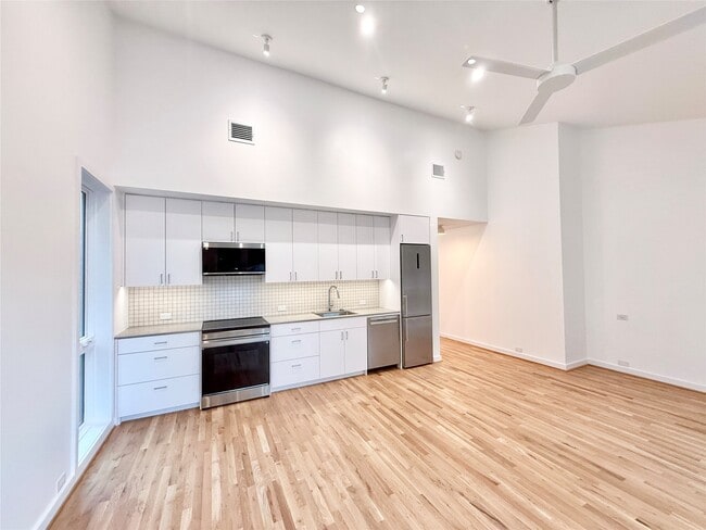 Building Photo - 1412 Sul Ross St