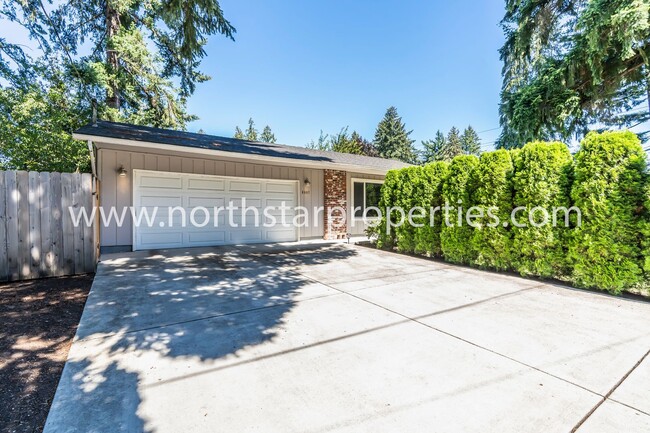 Building Photo - Garden Home Charmer