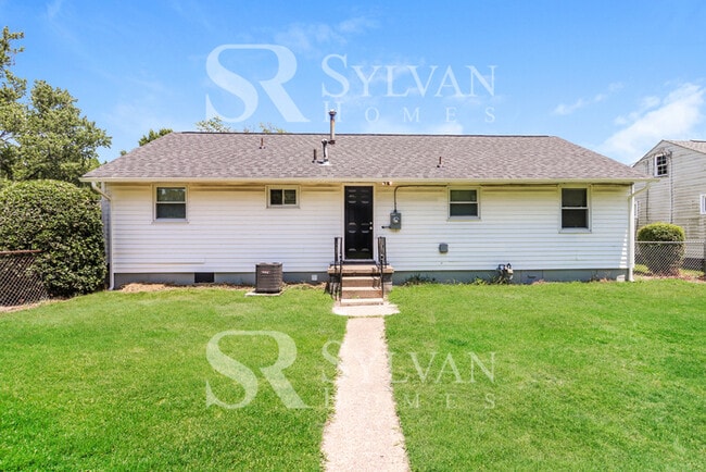 Building Photo - Easy living in this 3 BR, 1 BA Rancher