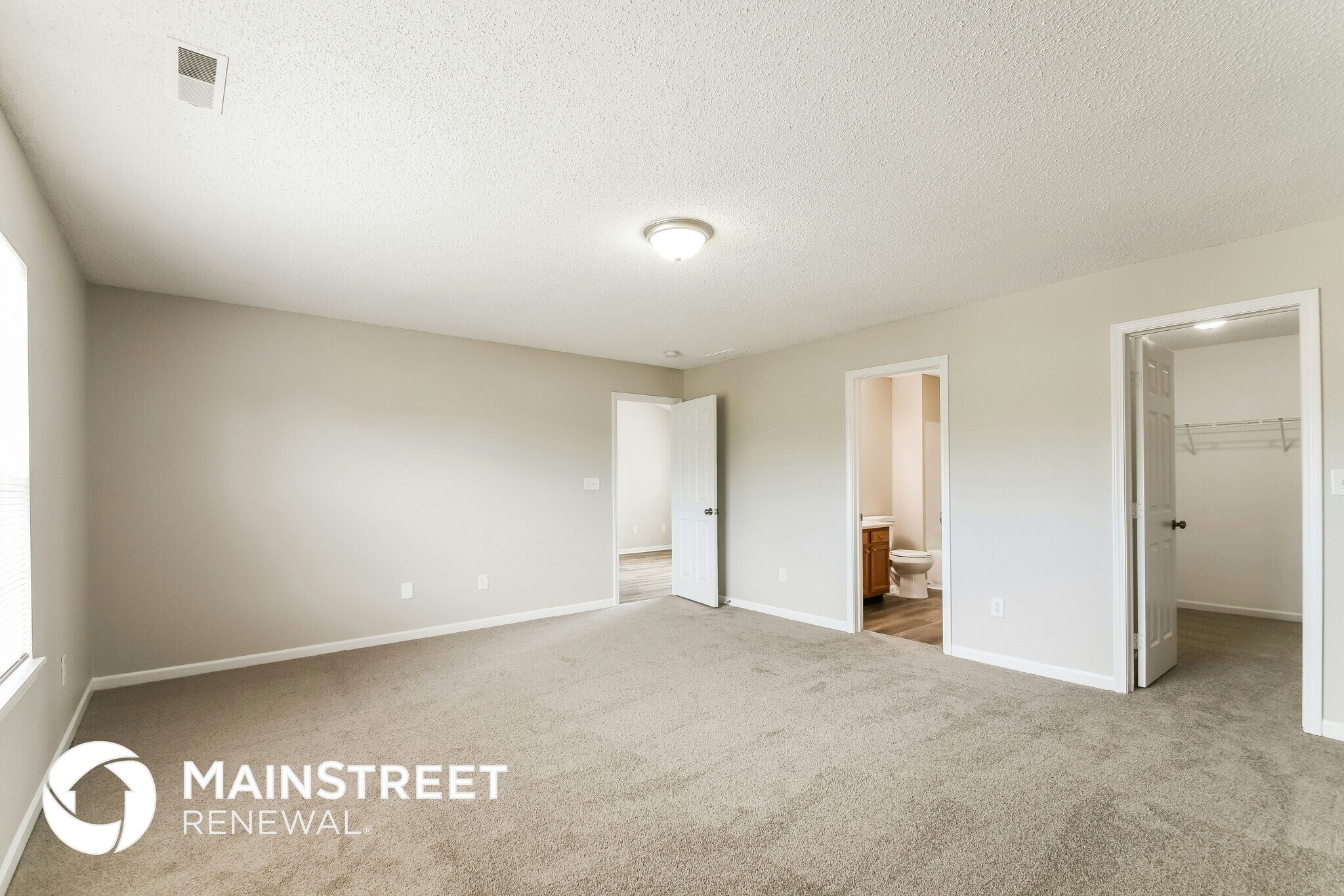 Building Photo - 265 E Pine Ridge Dr
