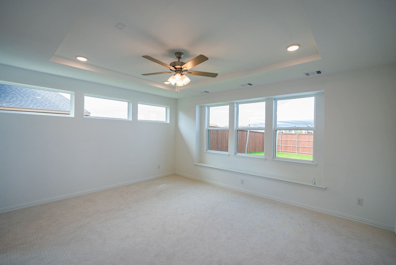 Building Photo - 1066 Lindsay Ln