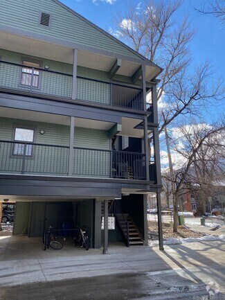 Building Photo - Pre-Lease: Updated 2 Bed 2 Bath Downtown C...