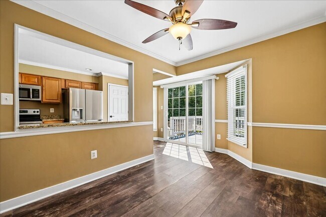 Building Photo - Luxury Townhome at Lake Linganore