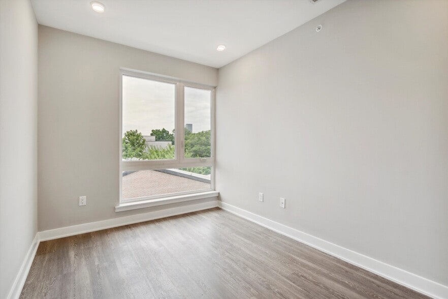 Building Photo - 1841 N Gratz St