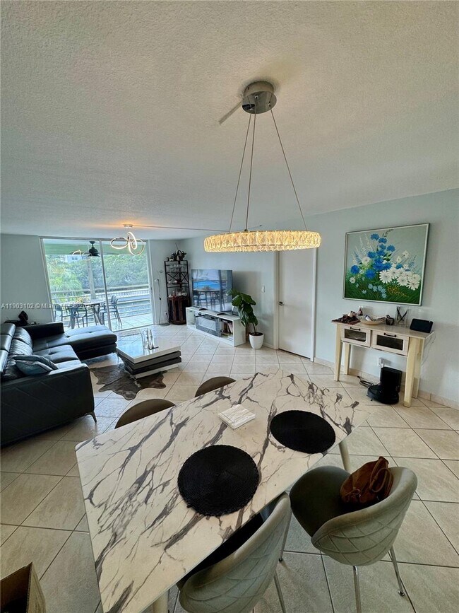 Building Photo - 505 E Dania Beach Blvd