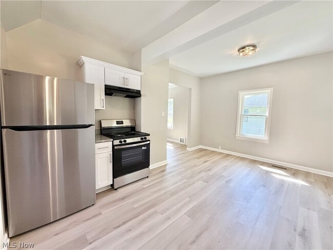 Building Photo - 41 Dewhurst Ave
