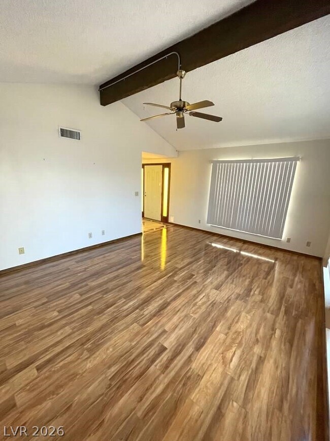 Building Photo - 600 Woodmount Dr