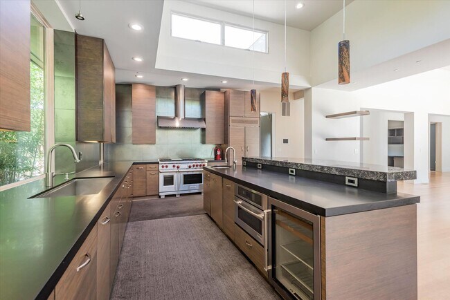 Building Photo - Wow! What a Great Home!