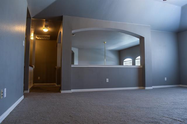 Building Photo - 409 Royal Crest Dr