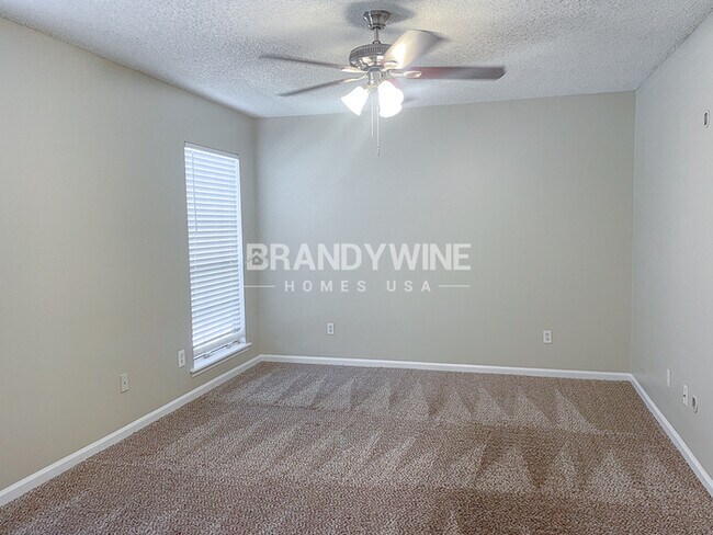 Building Photo - 1  MONTH FREE RENT- CALL TODAY TO SAVE