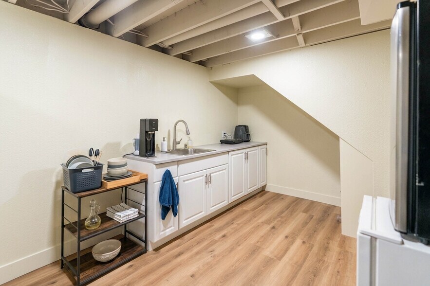 Building Photo - 4567 W 87th Pl