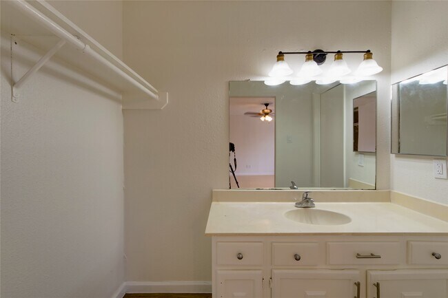 Building Photo - 7723 Miller Glen Ln