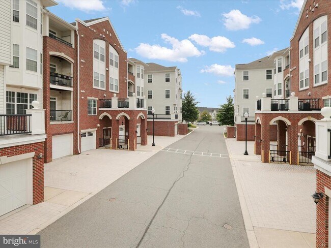 Building Photo - 9200 Charleston Dr