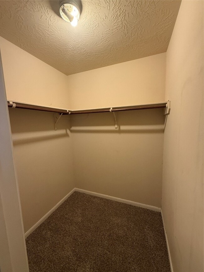 Building Photo - 2042 Nichole Woods Dr