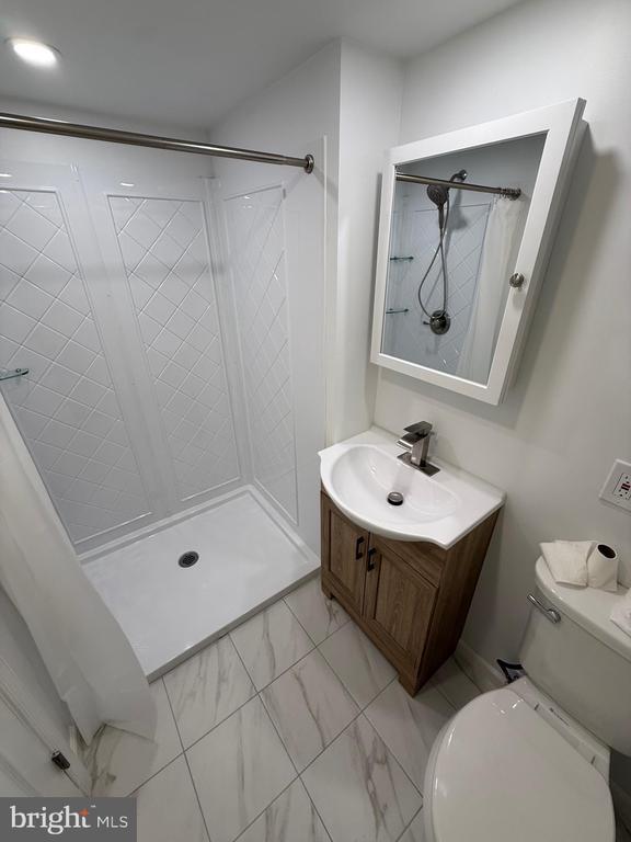 Building Photo - 413 Parlin Pl