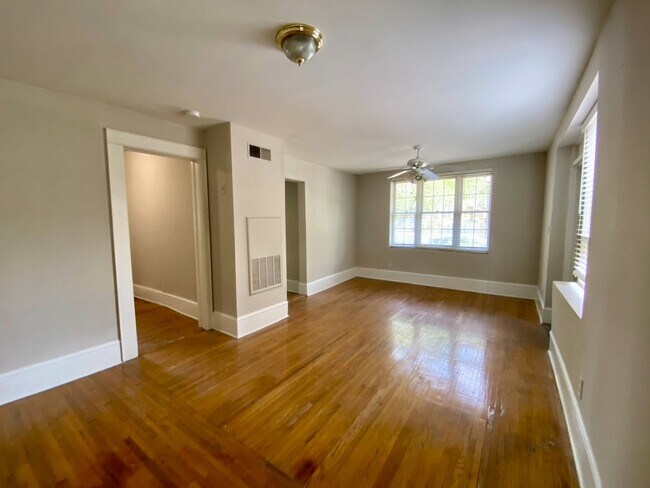 Building Photo - Spacious One Bedroom in Poncey-Highland