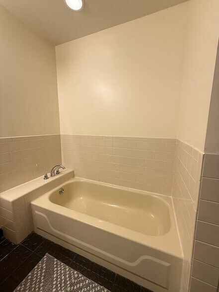 Building Photo - 89 Fox Run Dr