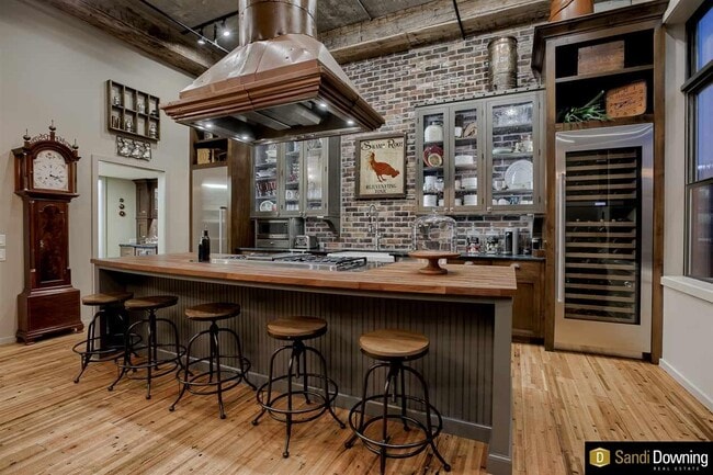 Building Photo - 1308 Jackson St