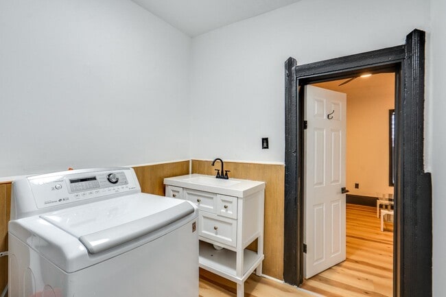 Building Photo - 2173 E 73rd St