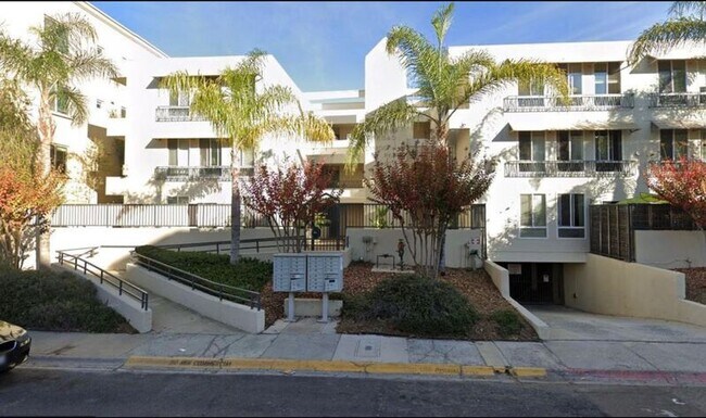 Building Photo - 5540 Lindo Paseo