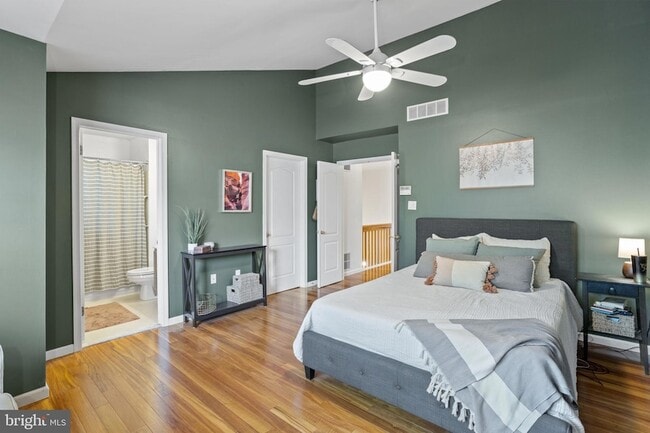 Building Photo - 2302 Harvard Dr