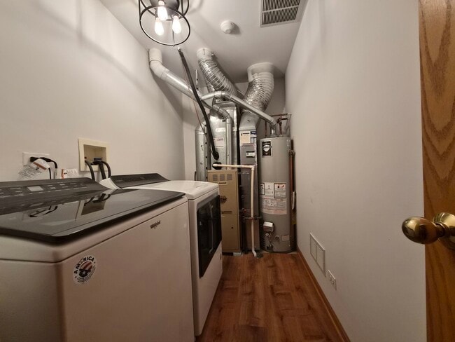 Building Photo - 2609 Carrolwood Rd