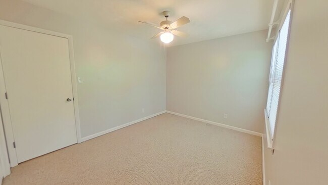 Building Photo - 3314 Jura Dr