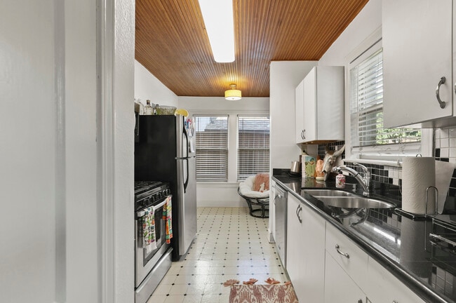 Building Photo - 5805 Vickery Blvd