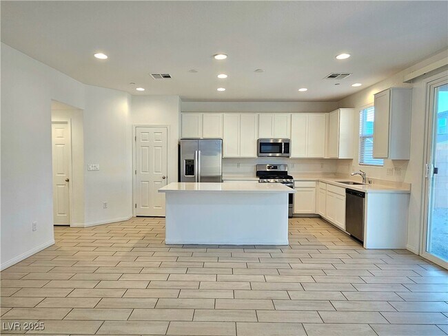 Building Photo - 6551 Dove Pt Pl