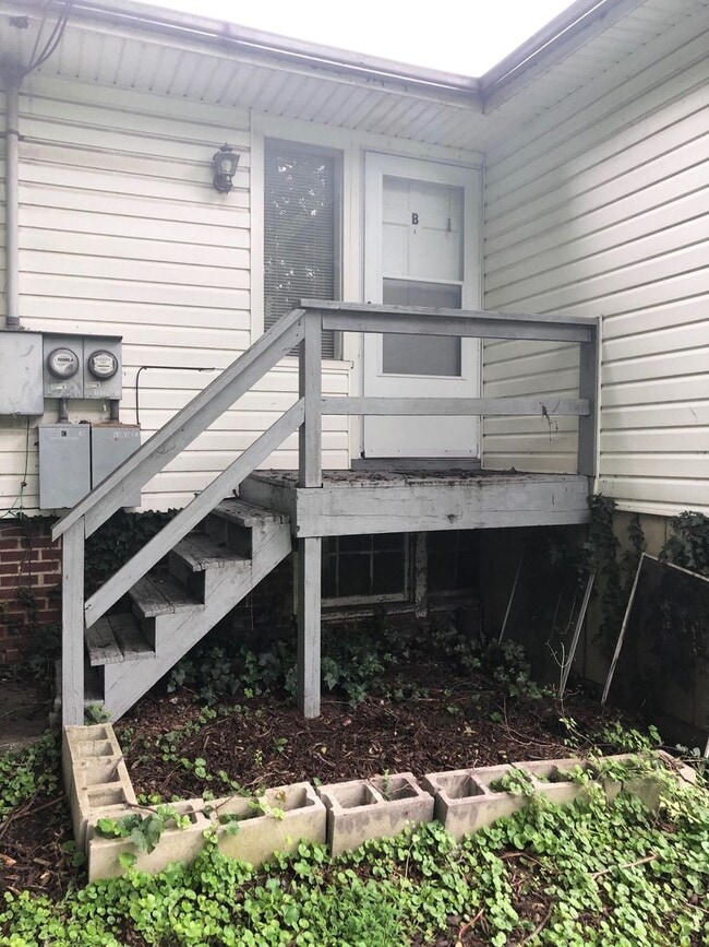 Building Photo - 1 Bedroom in Glenwood Area with Water Included