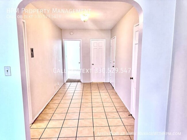 Building Photo - 3270 Warrensville Center Rd