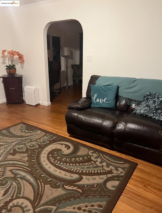 Building Photo - 640 Myrtle Ave